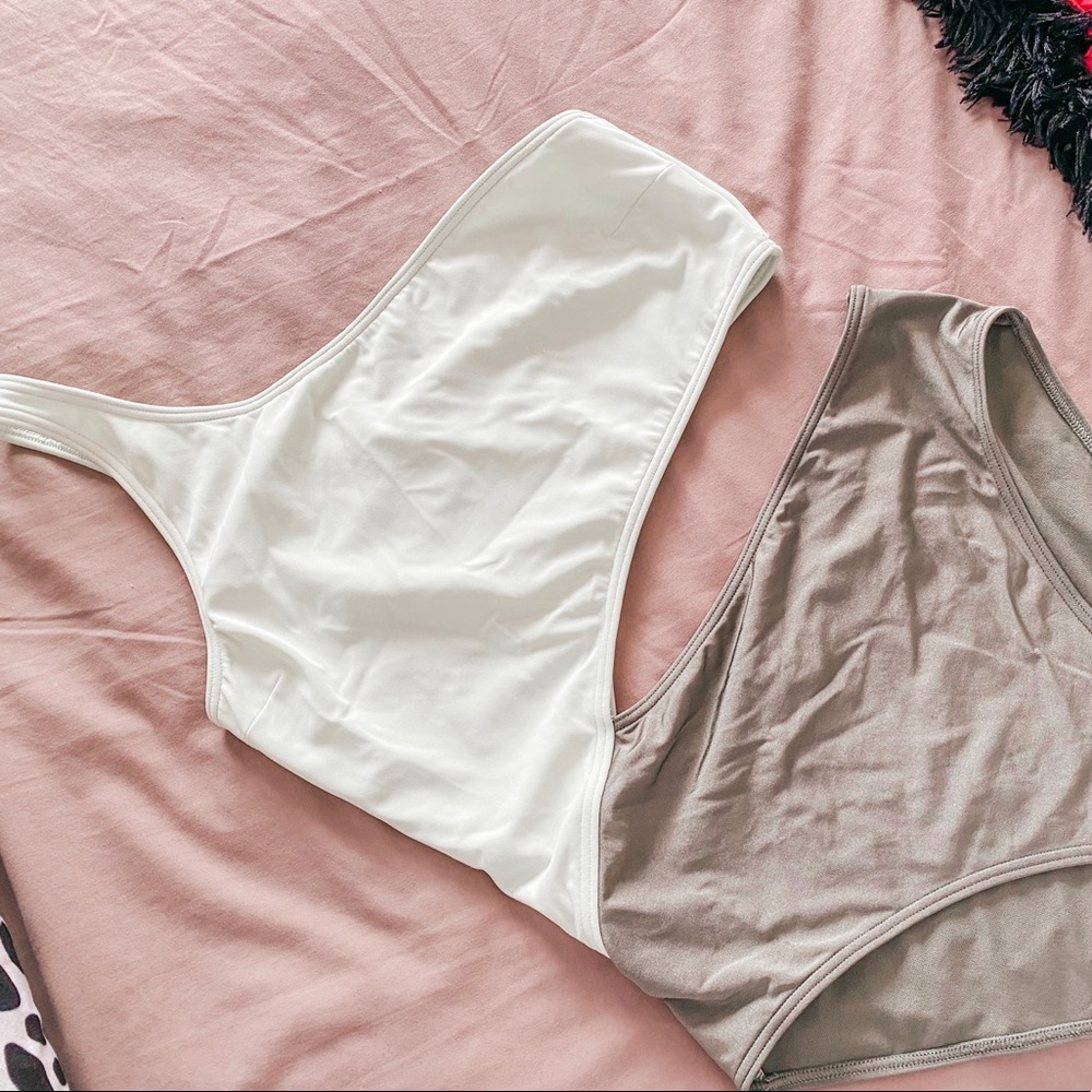 Brand new cut out one piece 💚